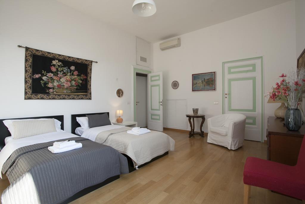 Apartamento House Paganica Roma Habitación foto