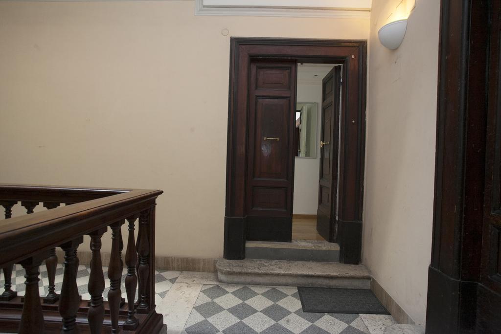 Apartamento House Paganica Roma Habitación foto