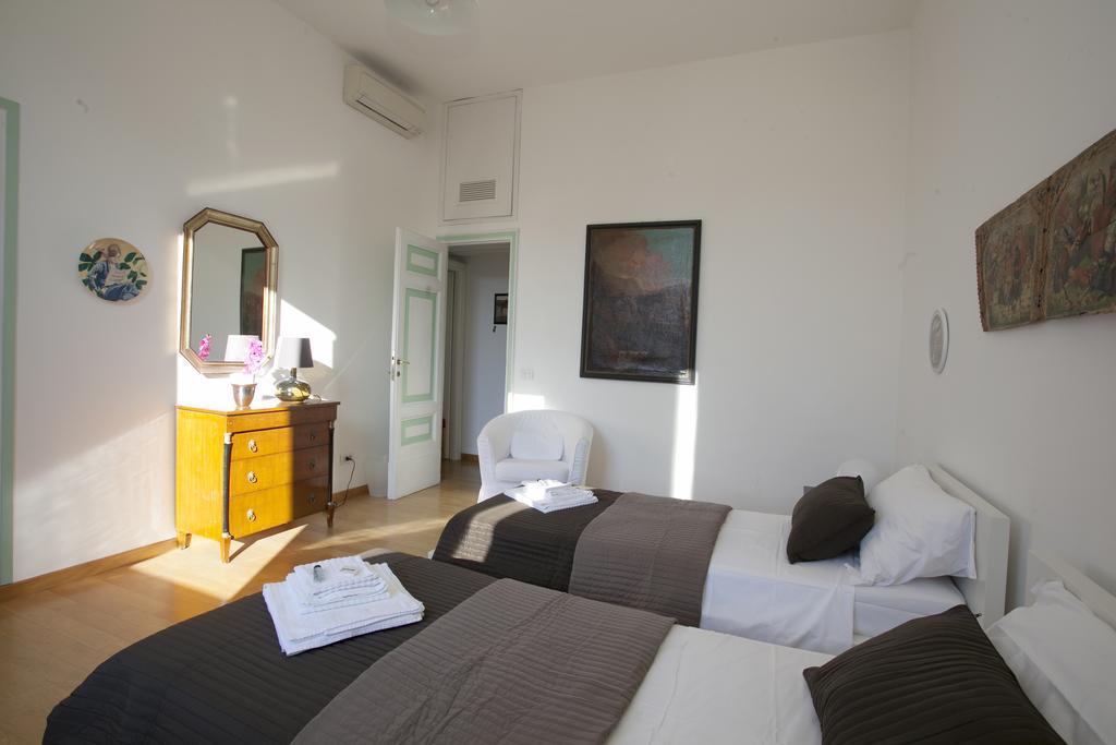 Apartamento House Paganica Roma Habitación foto